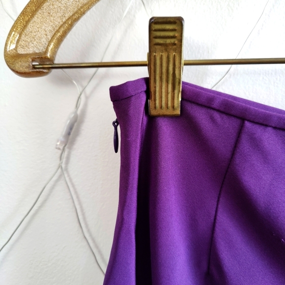 Ann Taylor • Silk Skirt • Classic Cut • At The Knee • Size 2P - Picture 7 of 7